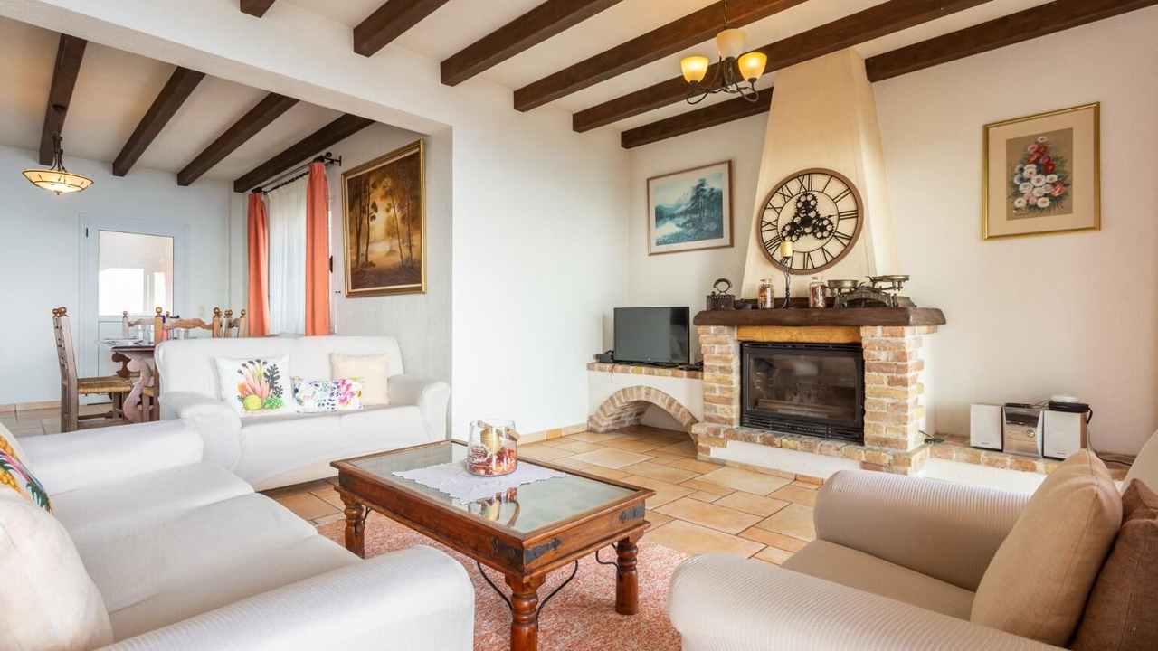 Photo of Livingroom in Petaleia