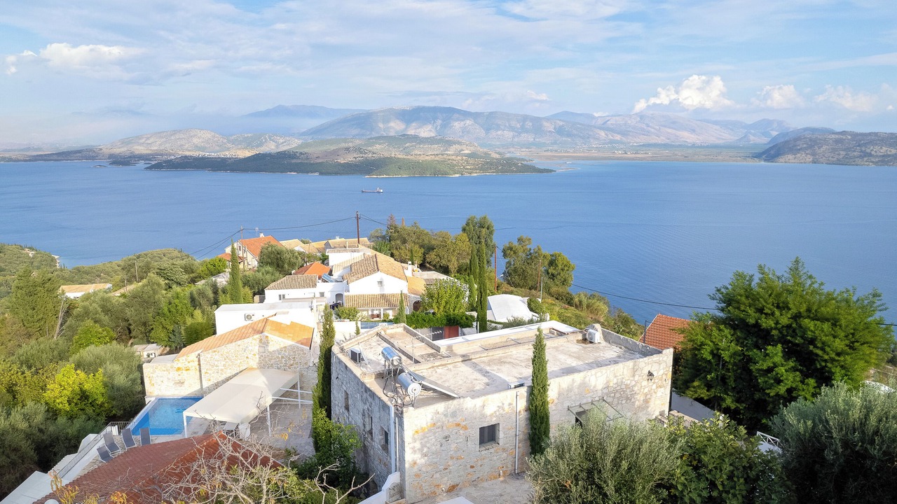 Photo of Outdoor in Petaleia