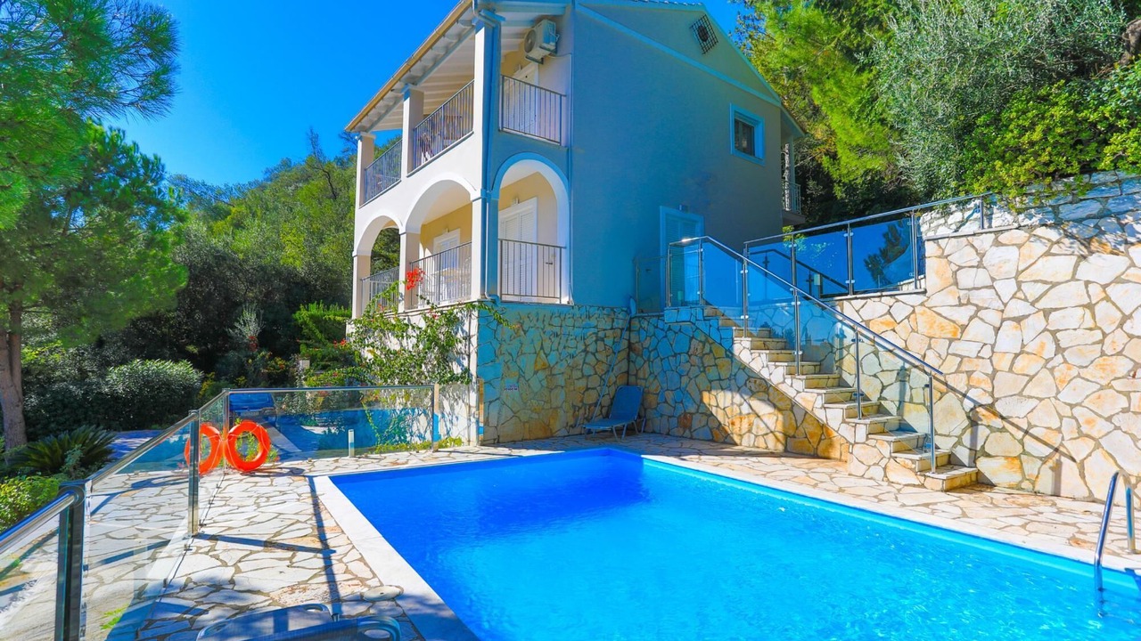 Photo of Outdoor in Petaleia