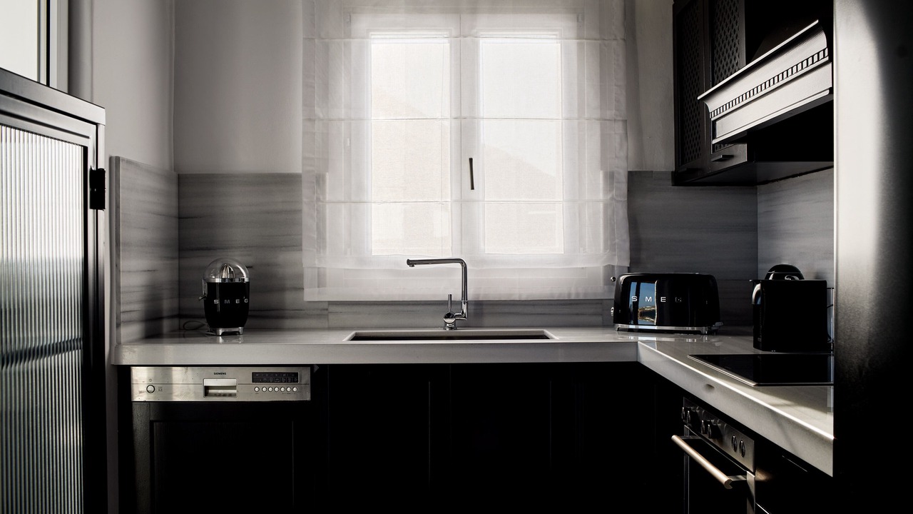 Photo of Kitchen in Faros Armenistis