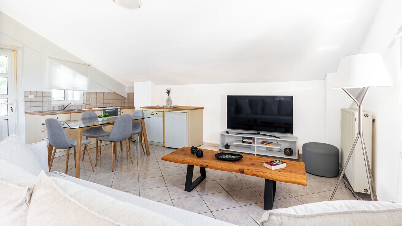 Photo of Livingroom in Roussospiti