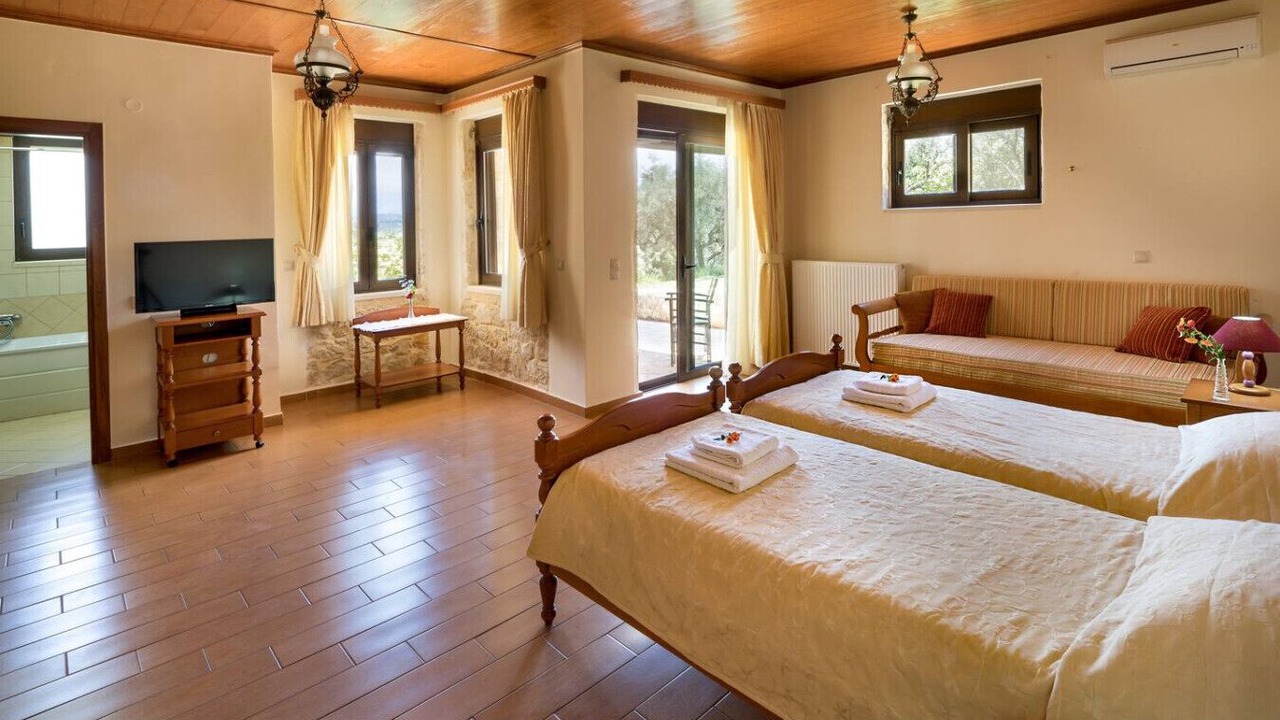 Photo of Bedroom in Polemarchi