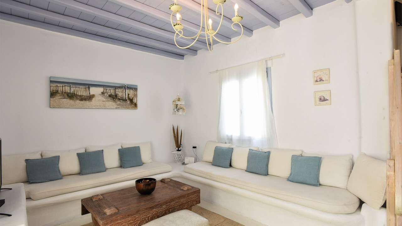Photo of Livingroom in Ornos