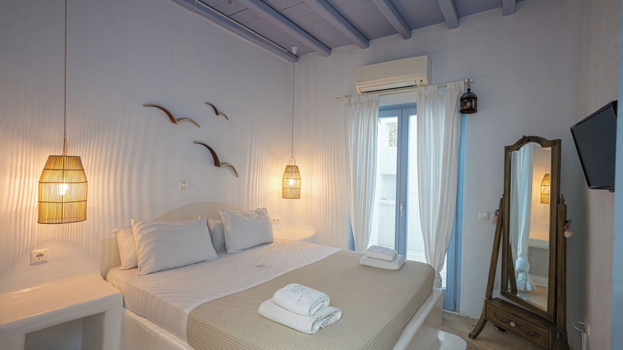 Photo of Bedroom in Ornos