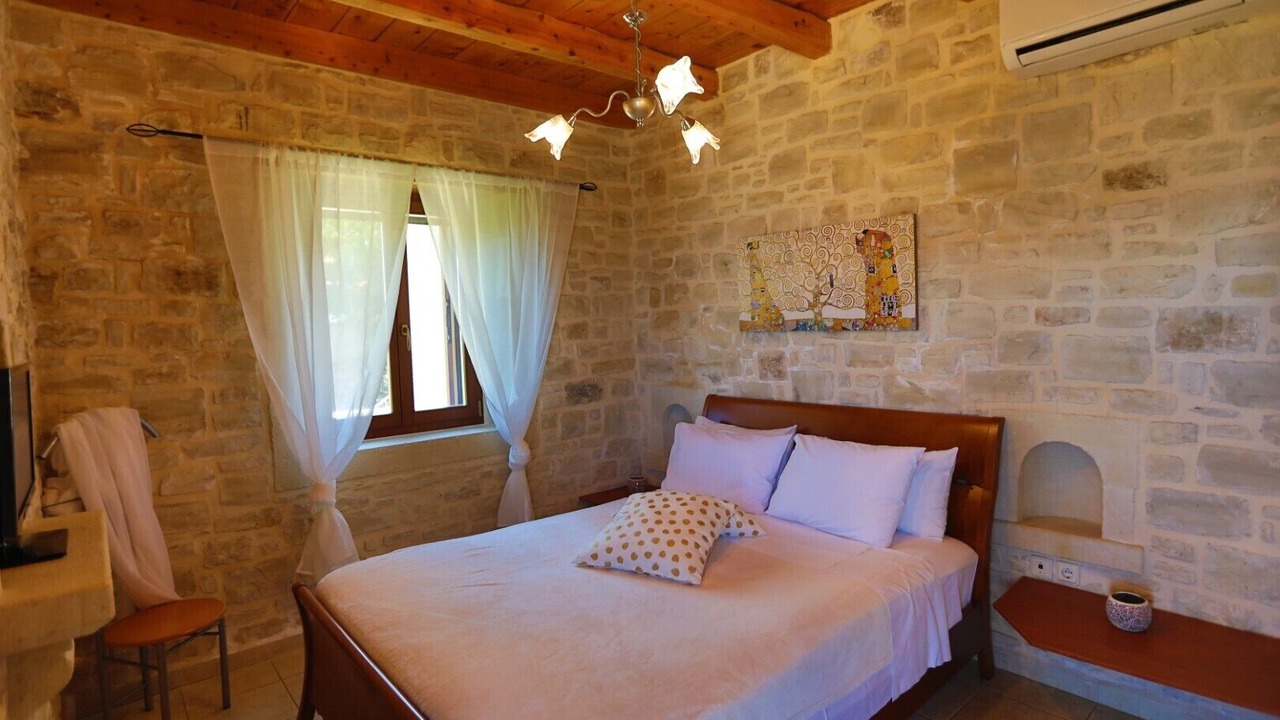 Photo of Bedroom in Atsipópoulon