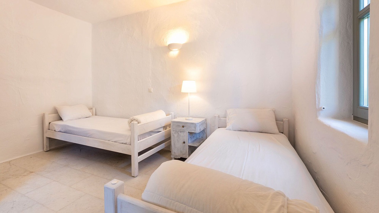 Photo of Bedroom in Drios