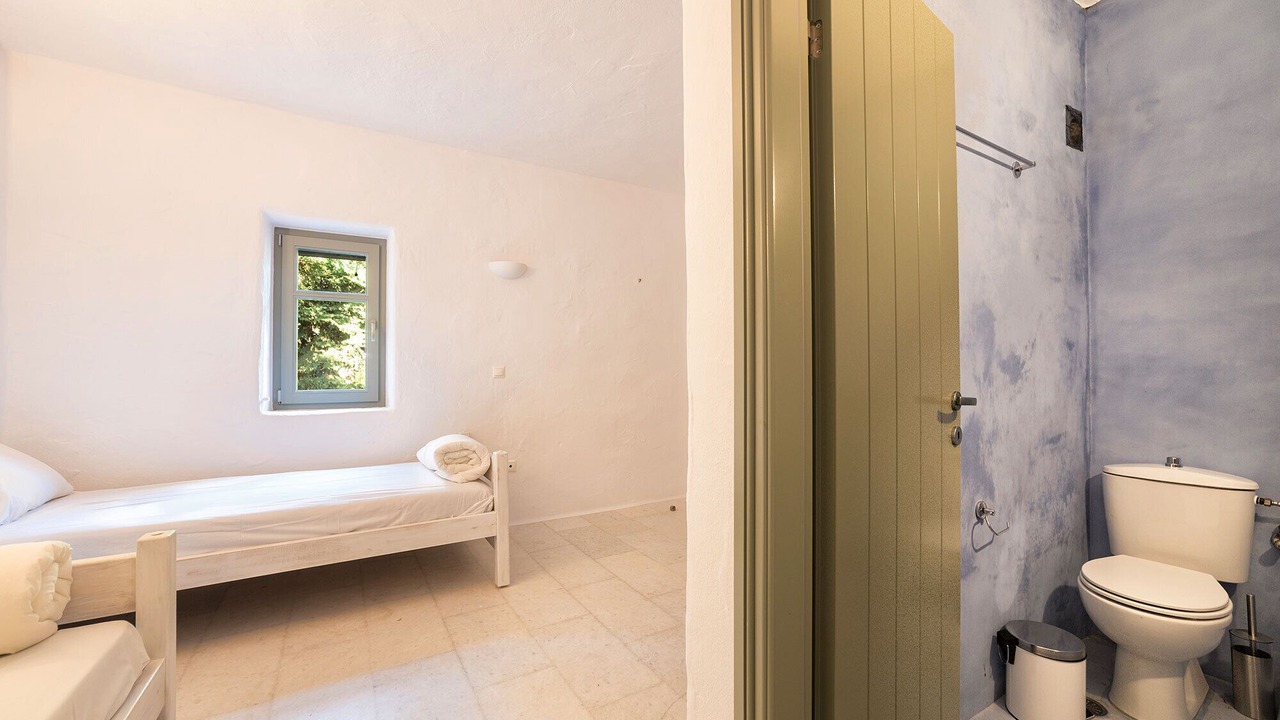 Photo of Bathroom in Drios
