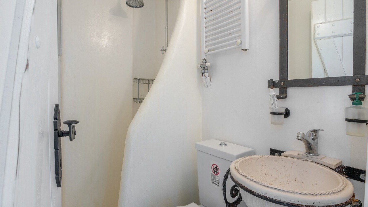Photo of Bathroom in Katakali