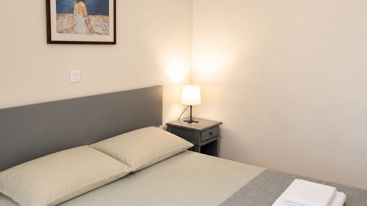 Photo of Bedroom in Dhrakata