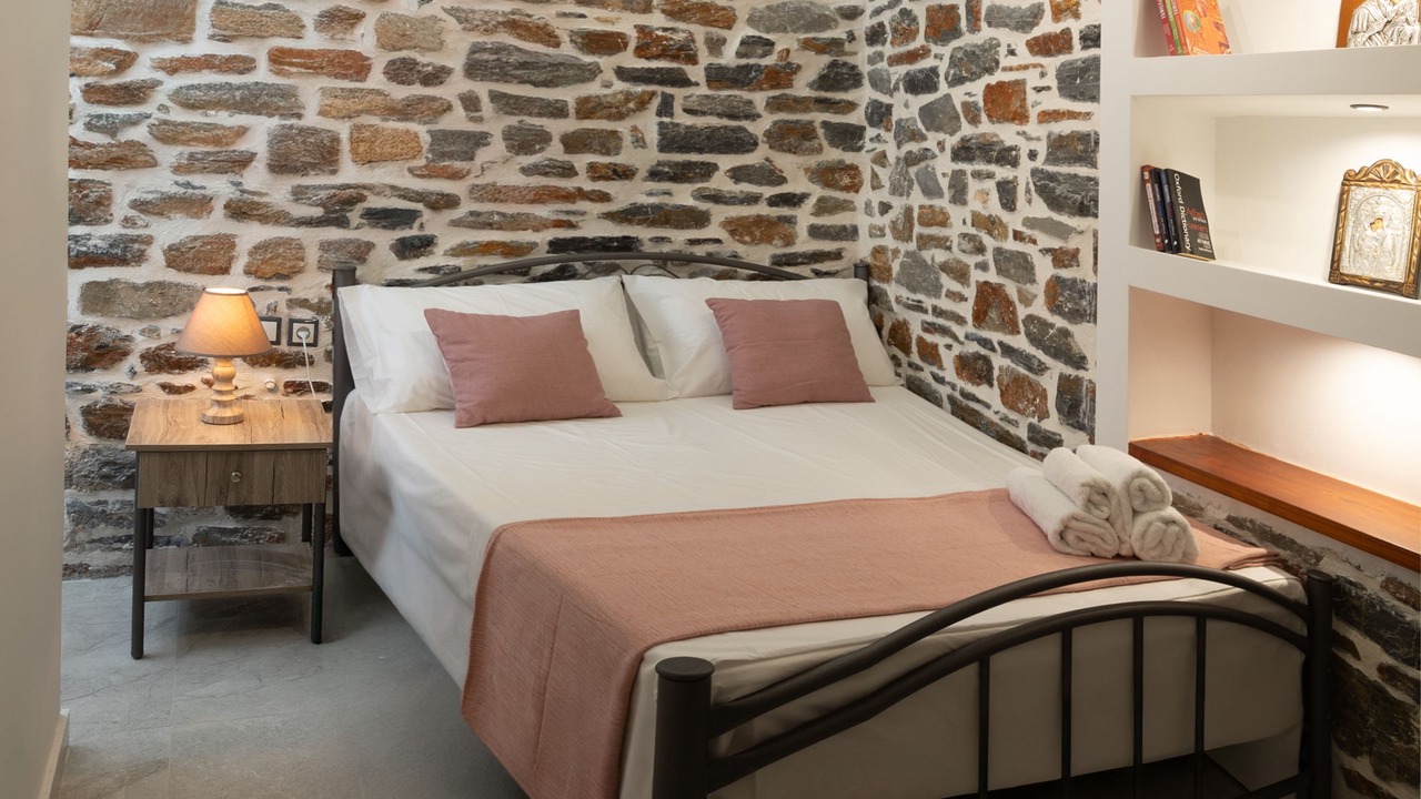 Photo of Bedroom in Volos City Centre