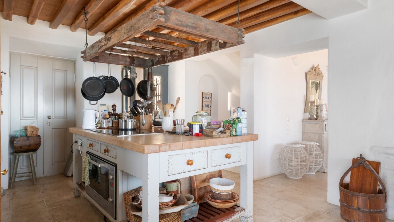 Photo of Kitchen in Faros Armenistis
