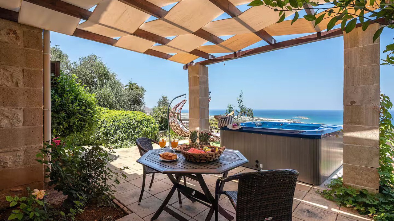 Photo of Patio Balcony in Limeniskos