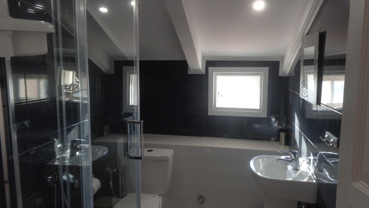 Photo of Bathroom in Petaleia