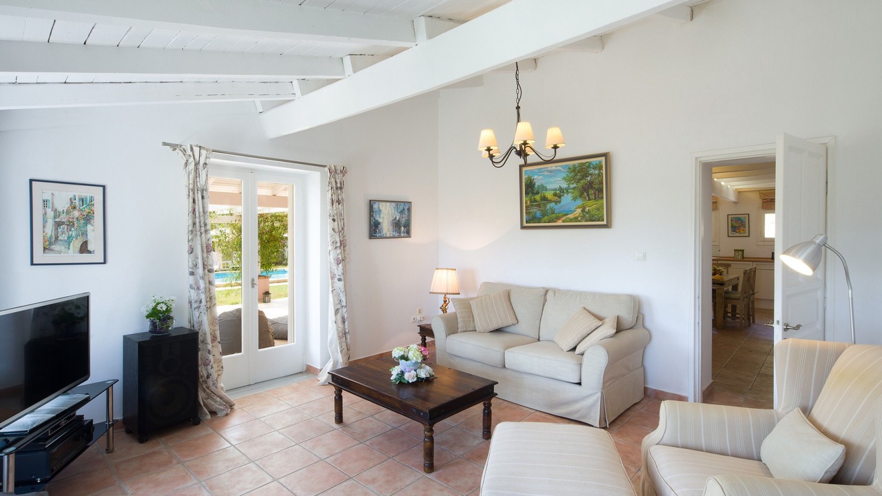 Photo of Livingroom in Petaleia