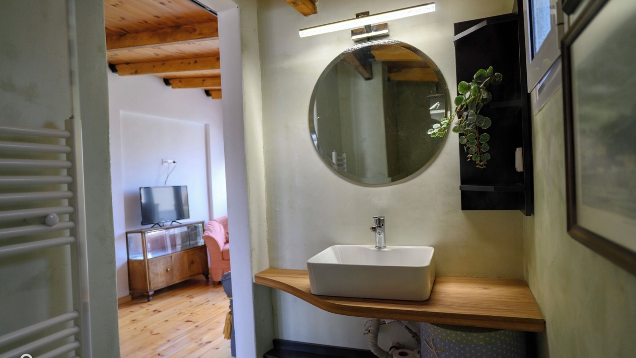 Photo of Bathroom in Aigaleo