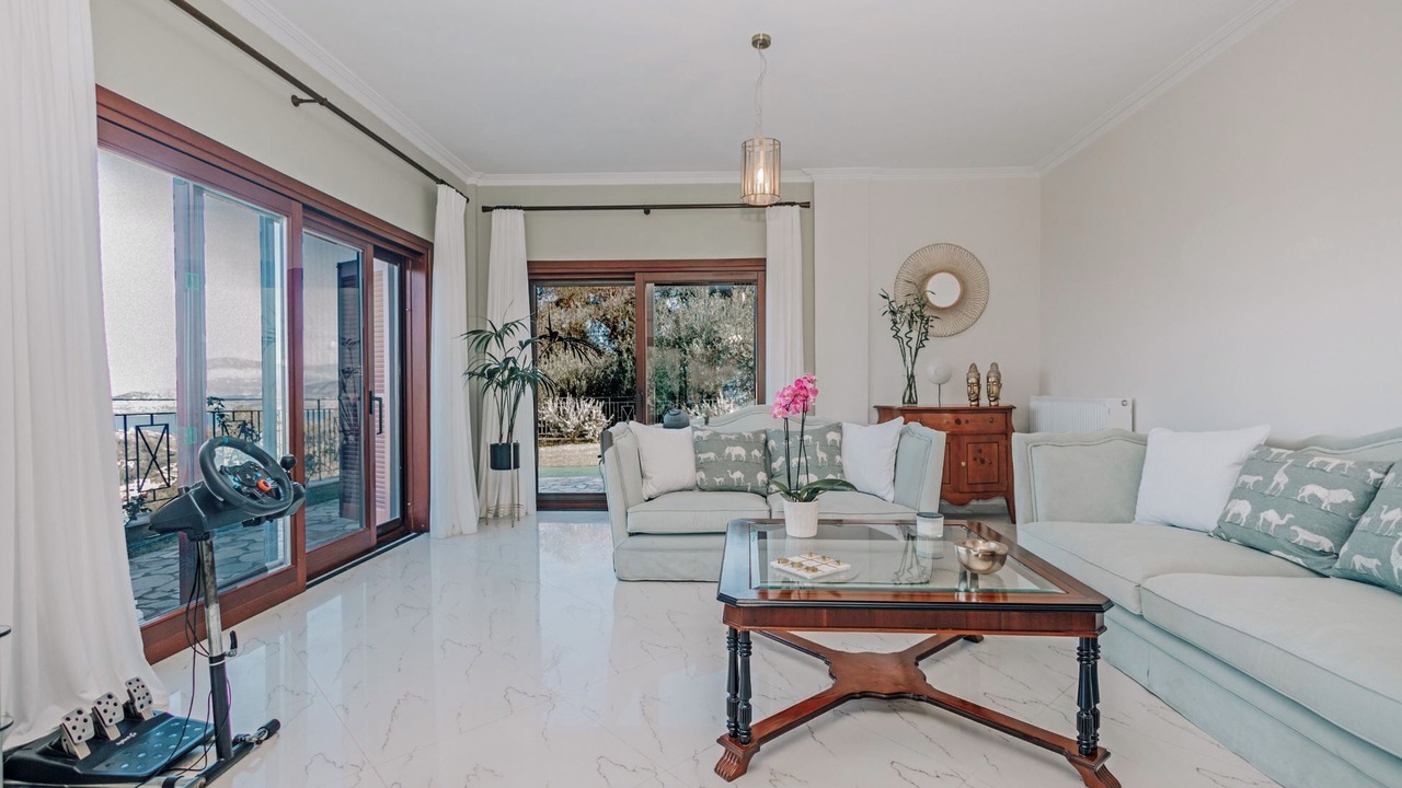 Photo of Livingroom in Petaleia