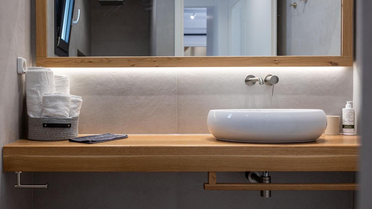 Photo of Bathroom in Glinado