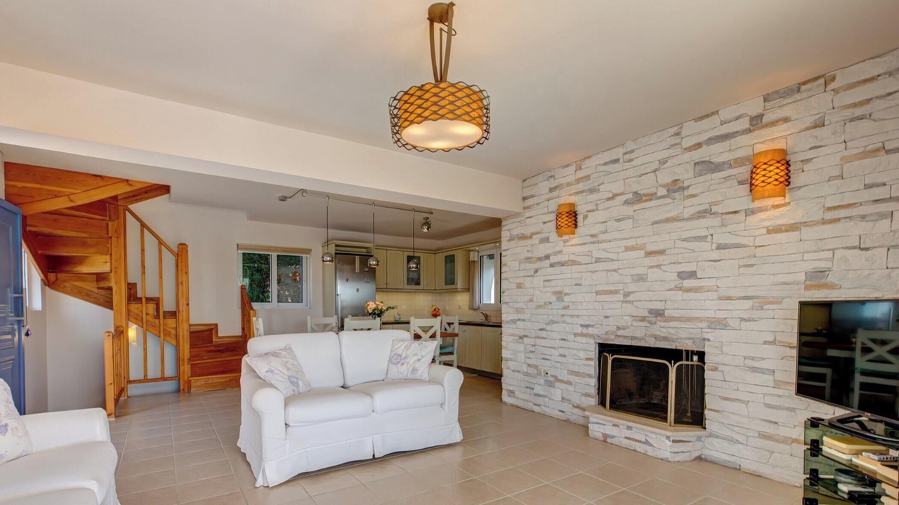 Photo of Livingroom in Plepi