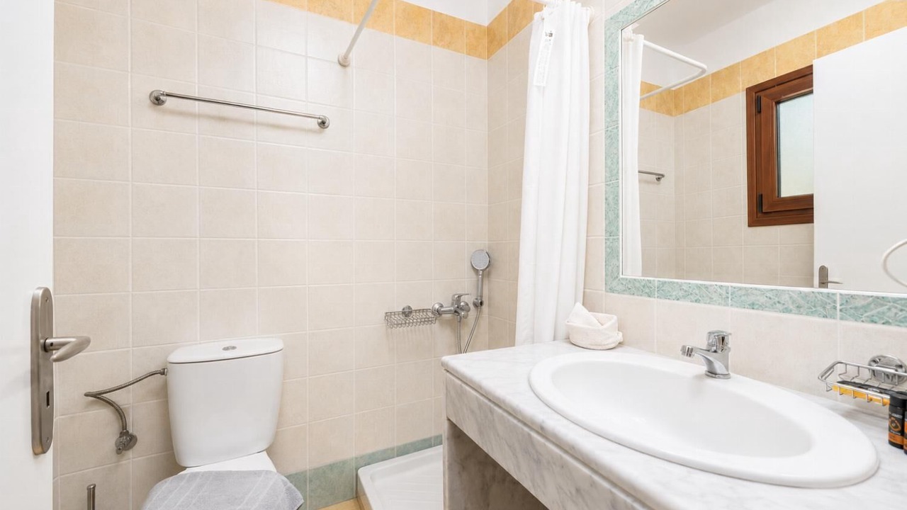 Photo of Bathroom in Plaka