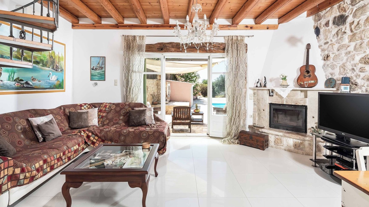 Photo of Livingroom in Peroulion