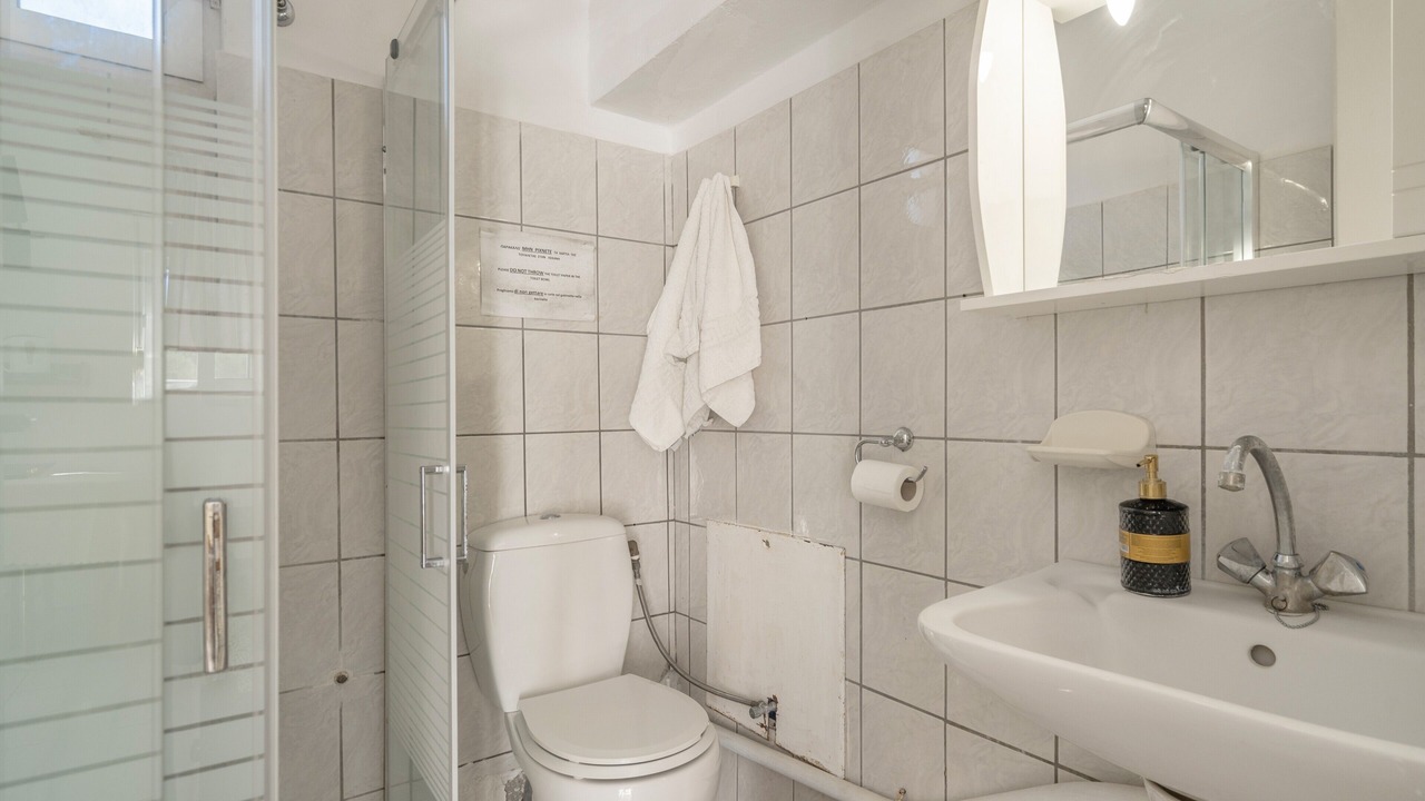 Photo of Bathroom in Leivathos