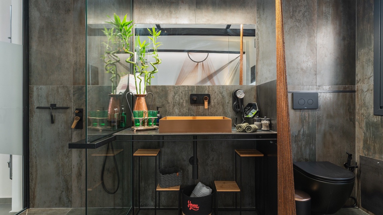 Photo of Bathroom in Ermoupoli