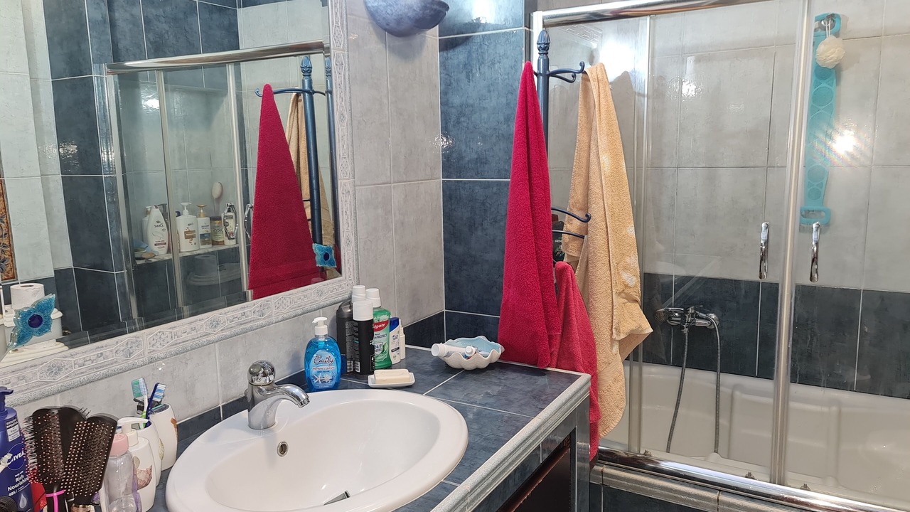 Photo of Bathroom in Drama