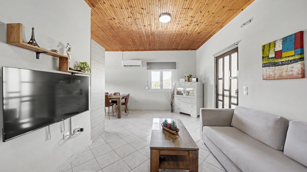 Photo of Livingroom in Termenades