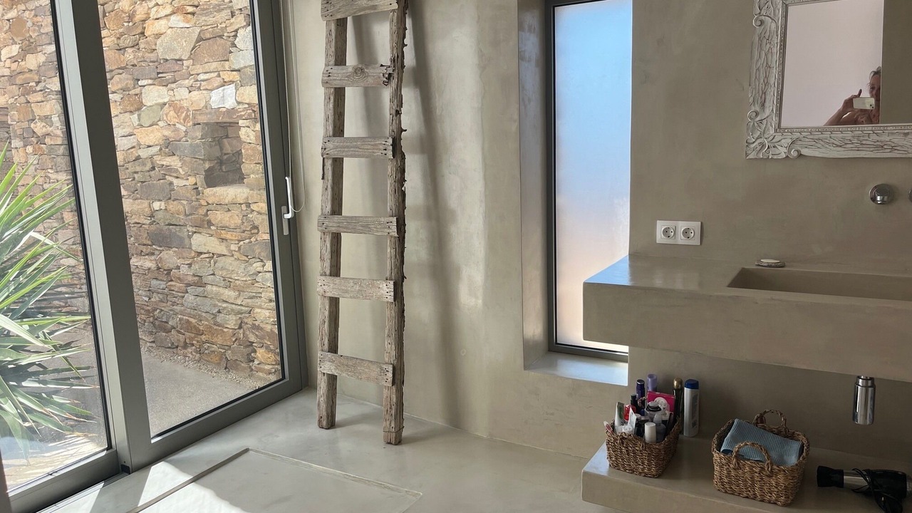 Photo of Bathroom in Ios