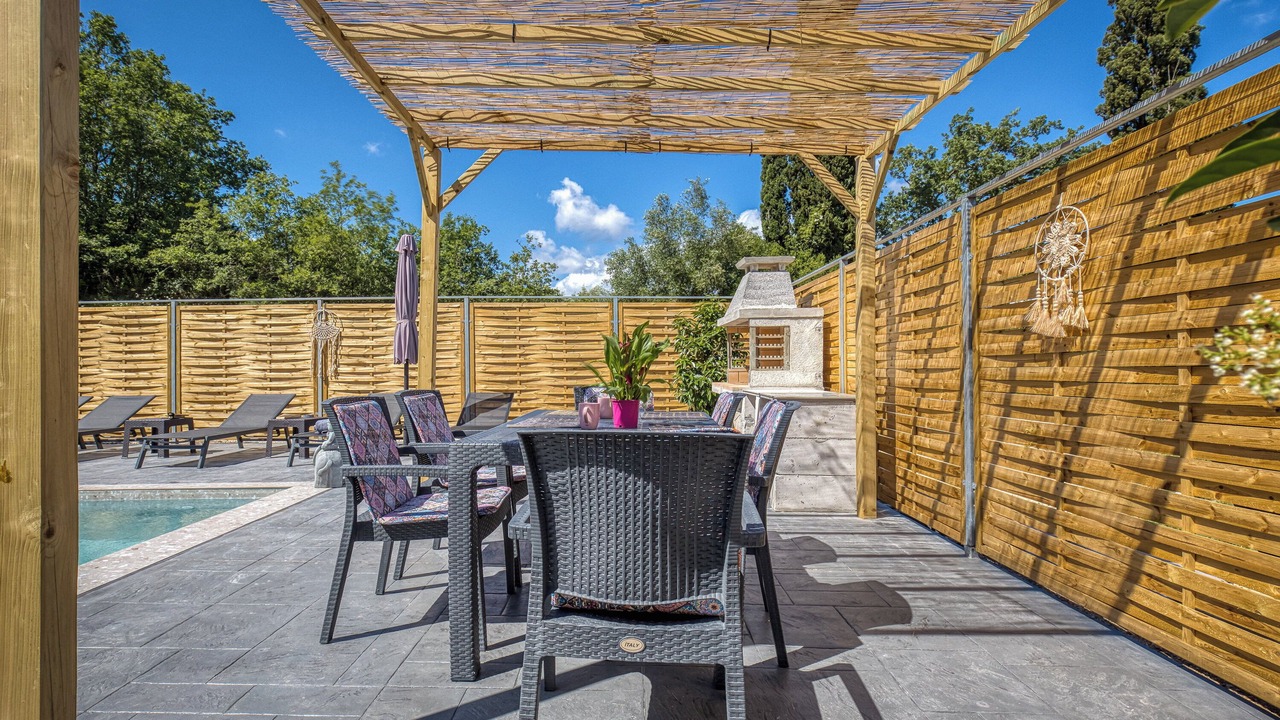Photo of Outdoor in Gazatika