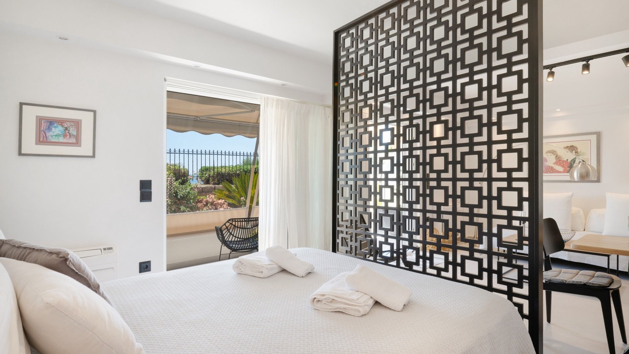 Photo of Bedroom in Voula