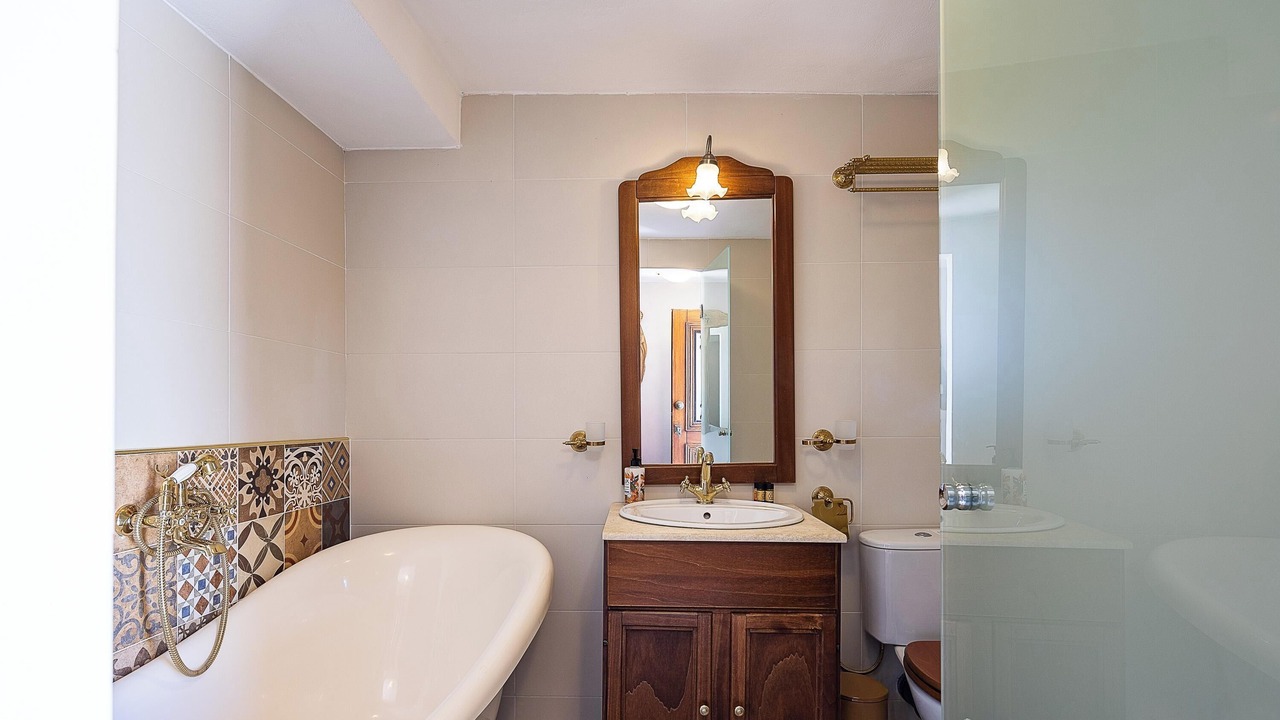 Photo of Bathroom in Monopari