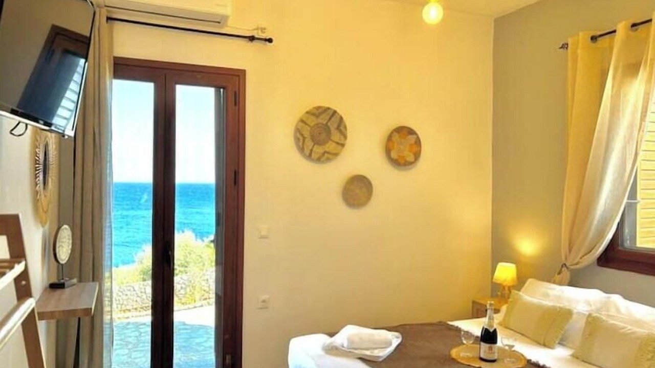 Photo of Bedroom in East Mani