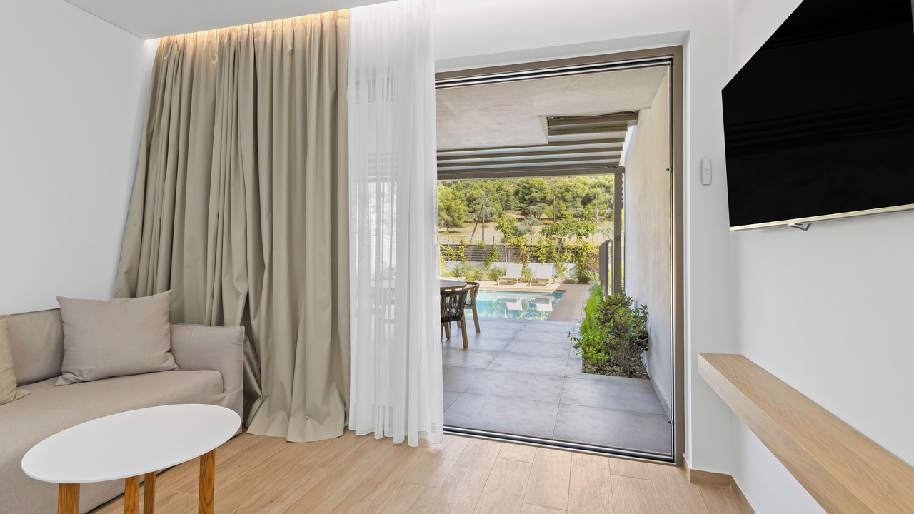 Photo of Livingroom in Corinth