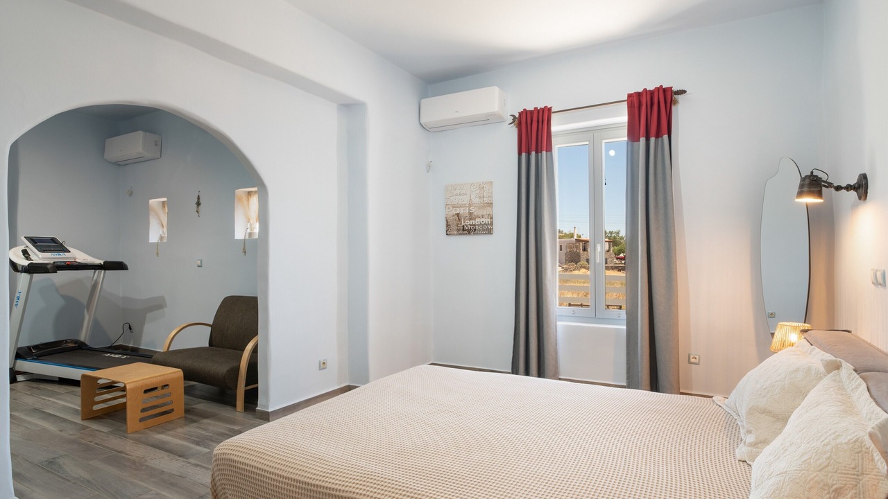 Photo of Bedroom in Megas Gialos
