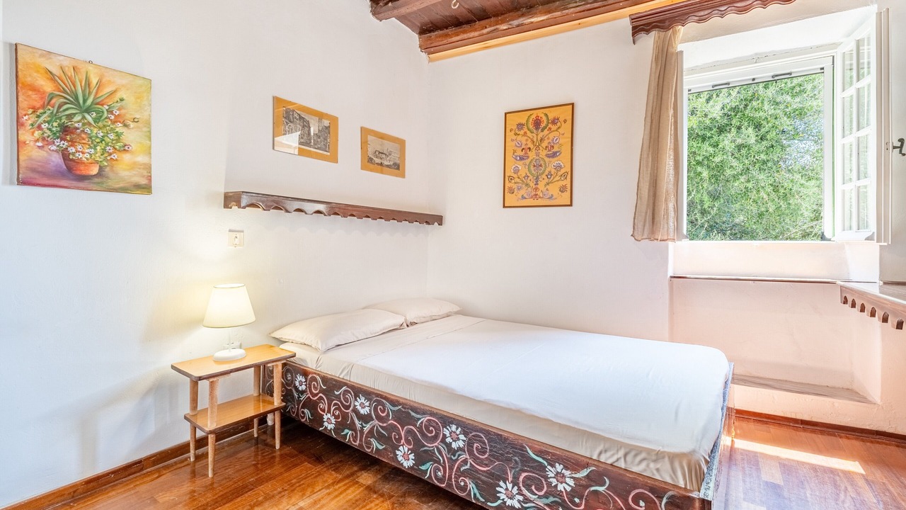 Photo of Bedroom in Petaleia