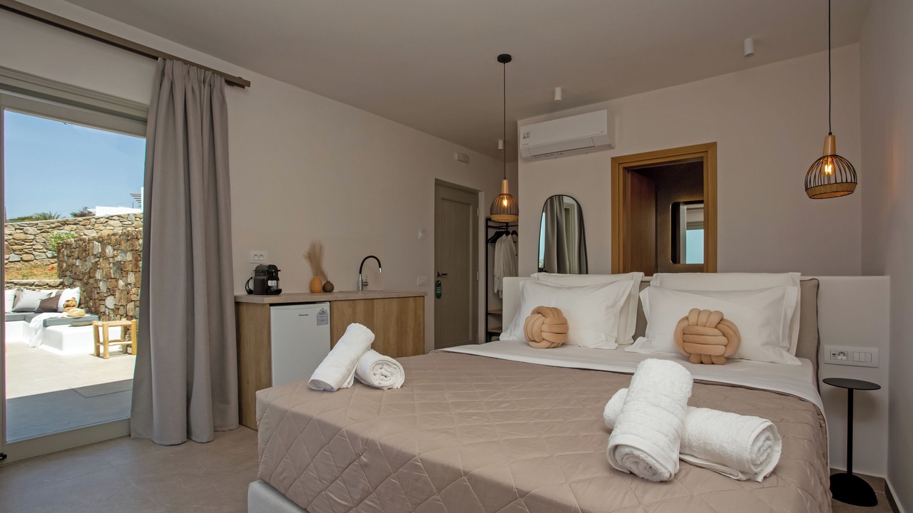 Photo of Bedroom in Platis Gialos