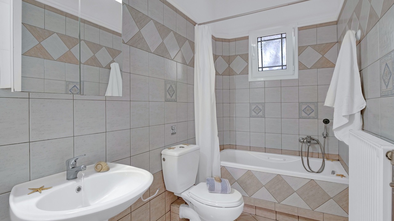 Photo of Bathroom in Agios Ioannis
