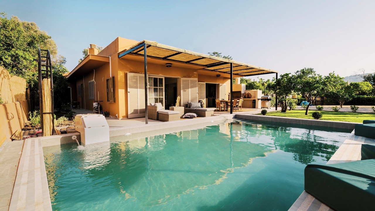 Photo of Outdoor in Ixia