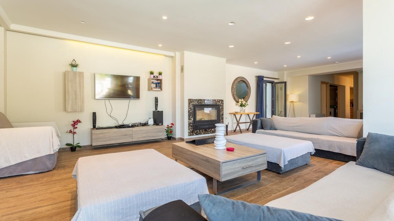 Photo of Livingroom in Petaleia