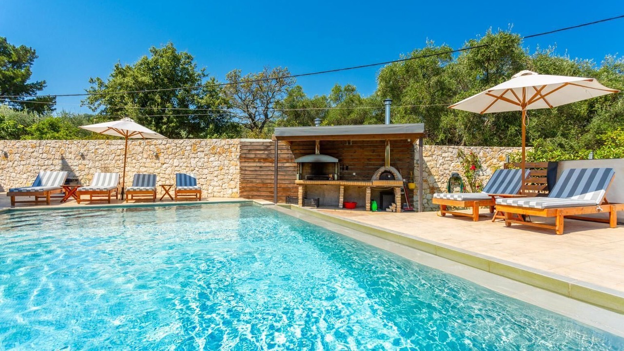 Photo of Outdoor in Petaleia
