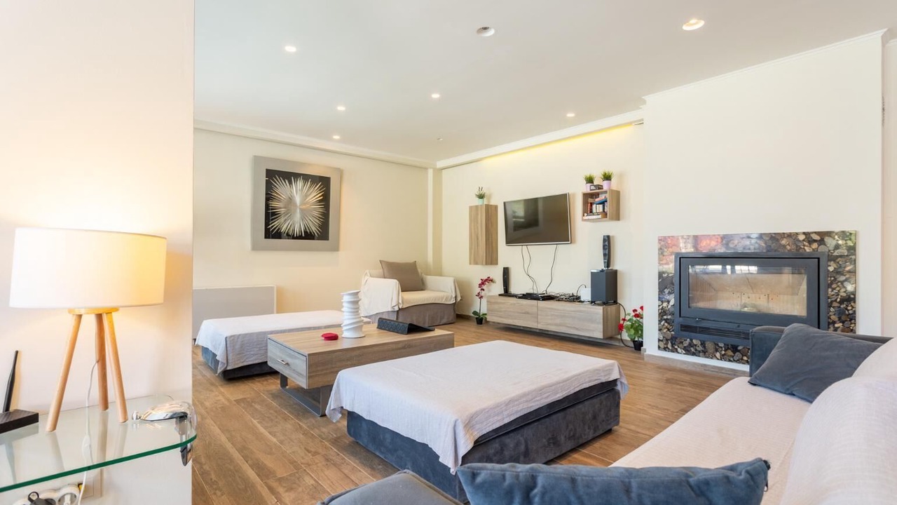 Photo of Livingroom in Petaleia