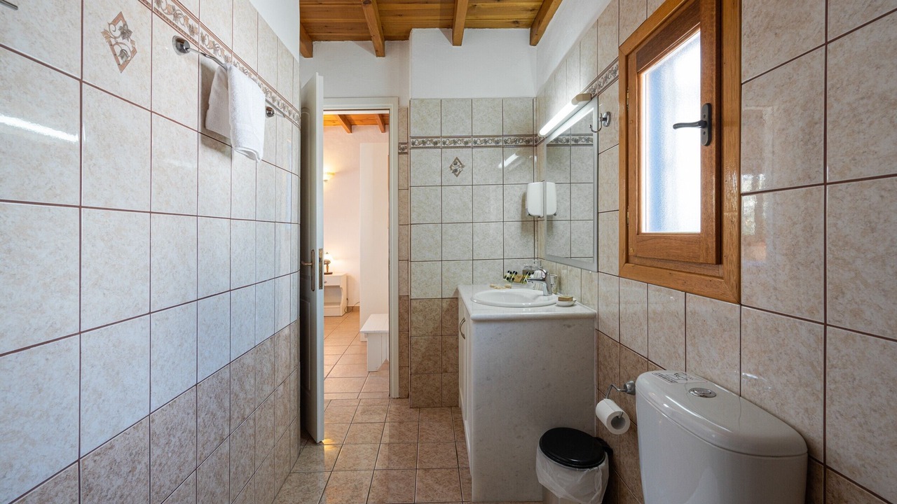 Photo of Bathroom in Aliki