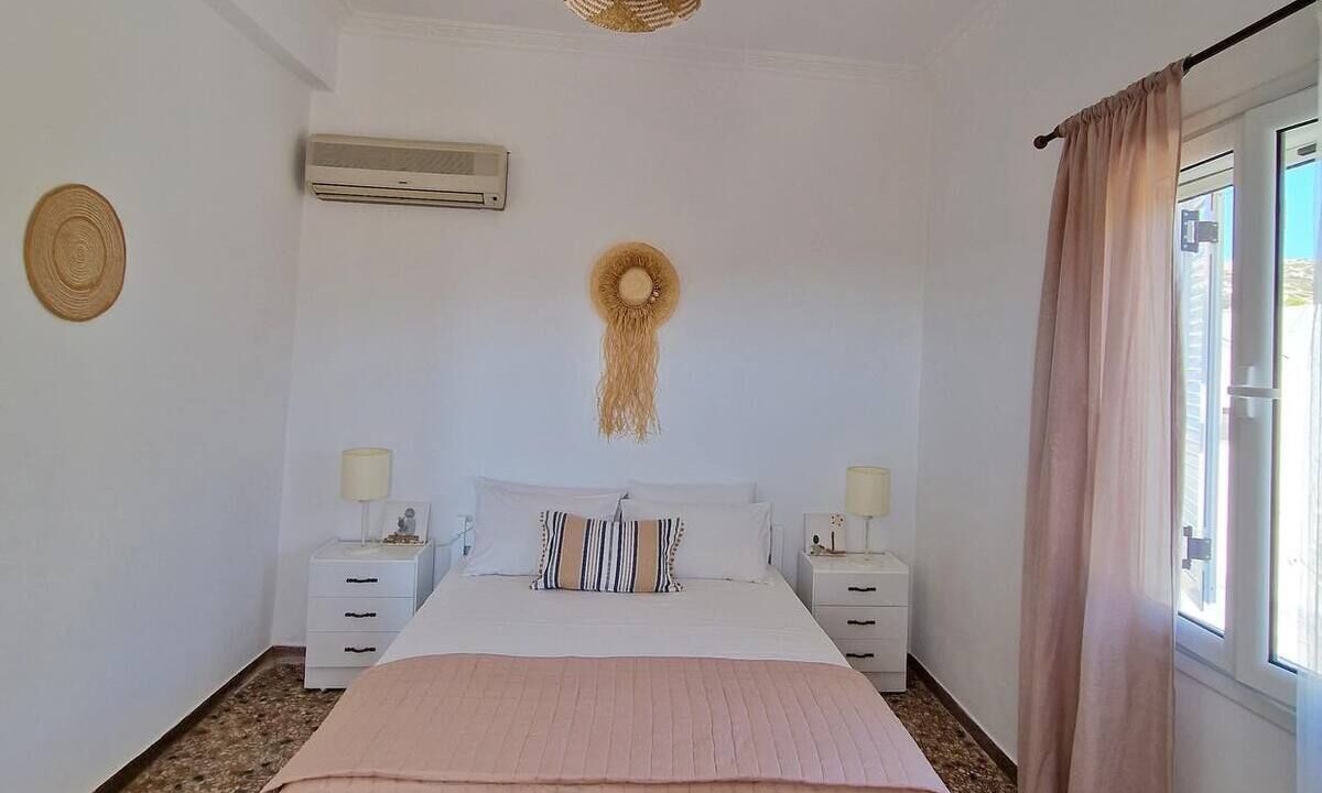 Photo of Bedroom in Kini