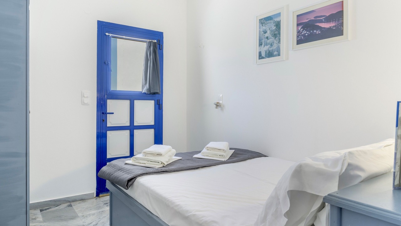 Photo of Bedroom in Ios Town