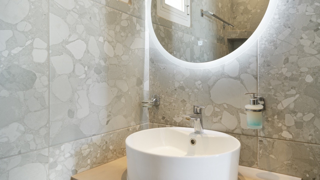 Photo of Bathroom in Ios