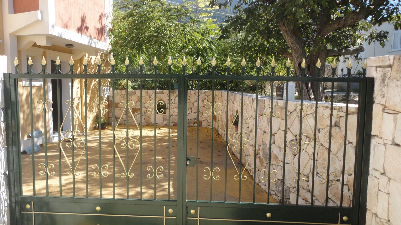 Photo of Others in Katapodata
