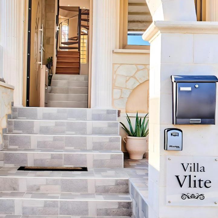 Photo of Others in Souda
