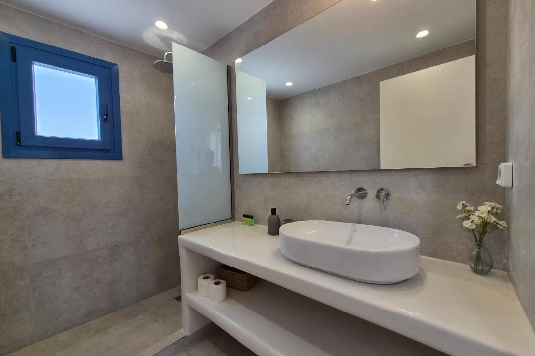 Photo of Bathroom in Kamari
