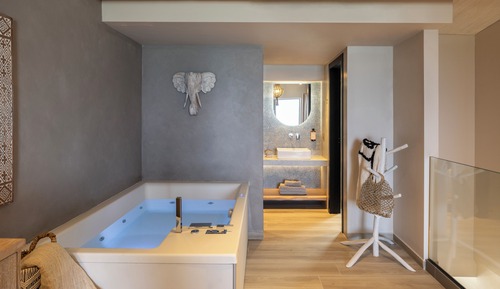 Mayasari Suite Sea View with Indoor Jacuzzi
